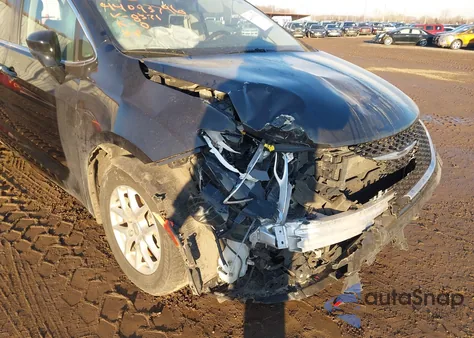 2024 Chrysler Pacifica Touring L z USA, uszkodzony, nr VIN 2C4RC1BG2RR128371